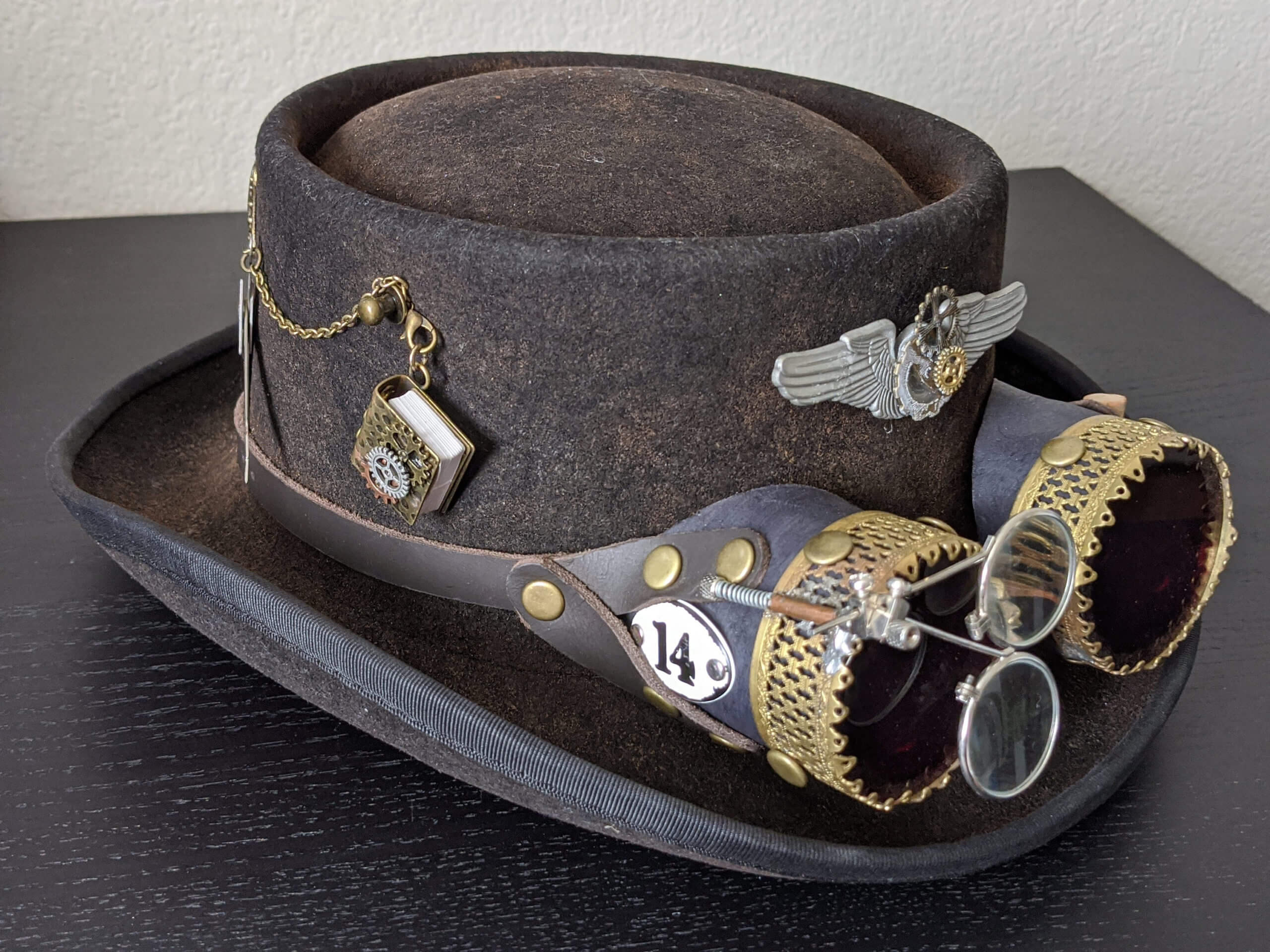Steampunk Hat: Steampunk Accessories – Steampunk Goggle Gears Bulb Leather  Wool – Handcrafted- Top hat Goggles – J&J Leather, Steampunk and Watches