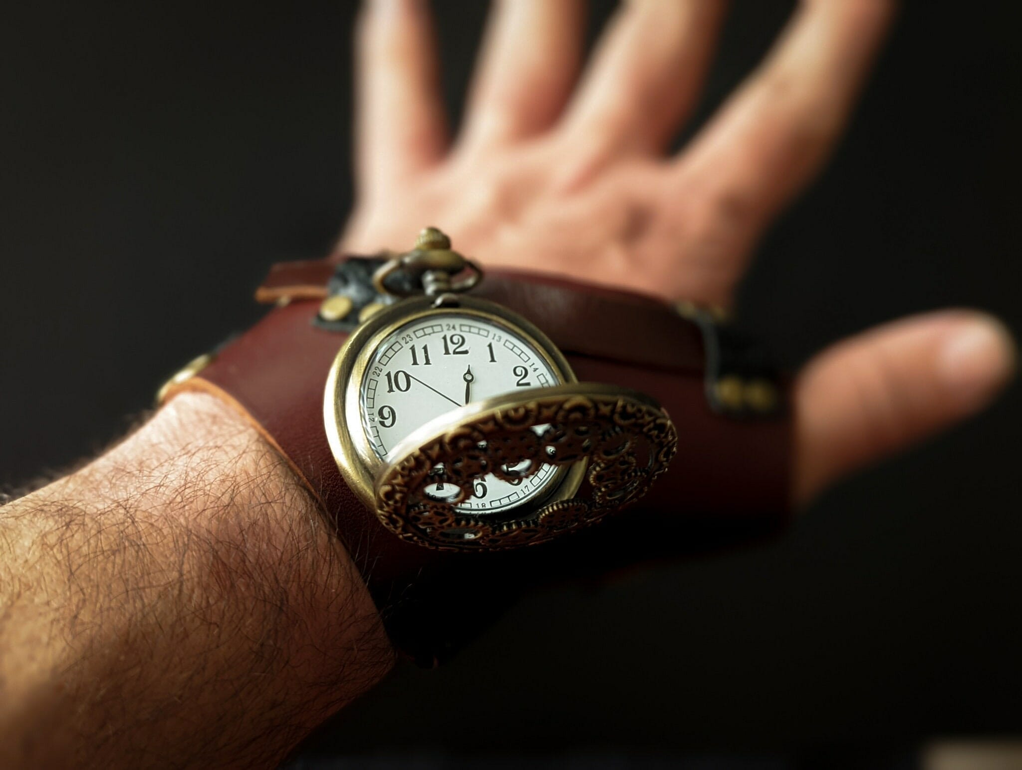 Women Men Quartz Watch Minimalist Large Dial Fashion Casual Waterproof Alloy  Watch 2024 - US $32.49 | Minimalist wristwatch, Quartz watch, Black men  fashion
